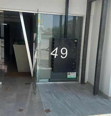 2br Seaview In Prime Location 1 Min From Sea ラルナカ