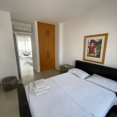 2br Seaview In Prime Location 1 Min From Sea * ラルナカ
