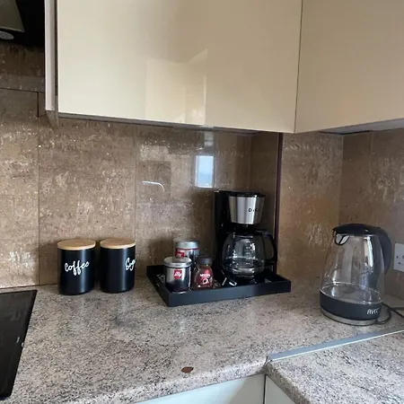 2br Seaview In Prime Location 1 Min From Sea アパート ラルナカ