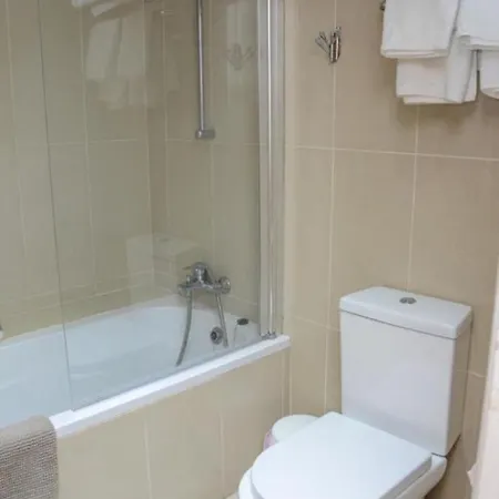 アパート 2br Seaview In Prime Location 1 Min From Sea ラルナカ