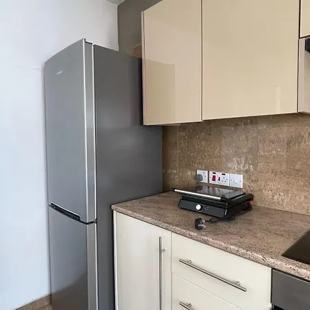 公寓 2br Seaview In Prime Location 1 Min From Sea