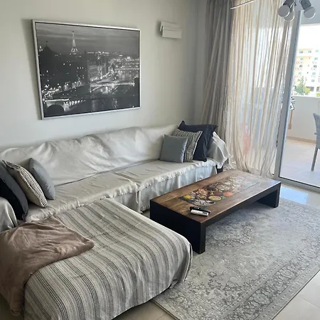 2br Seaview In Prime Location 1 Min From Sea *