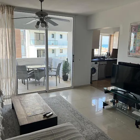 2br Seaview In Prime Location 1 Min From Sea * 拉纳卡
