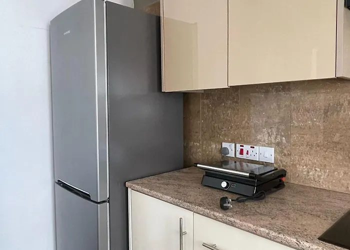 アパート 2br Seaview In Prime Location 1 Min From Sea