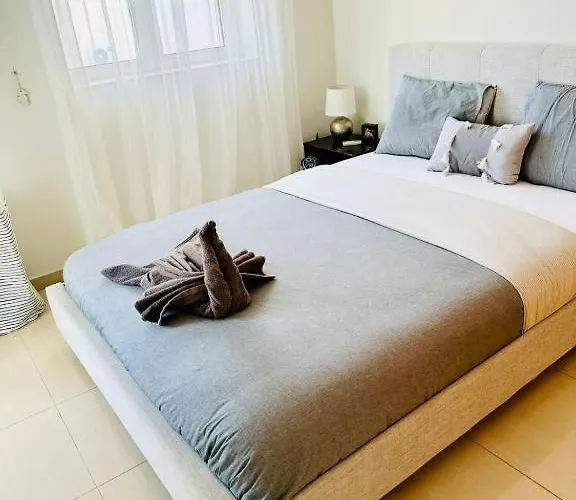 2br Seaview In Prime Location 1 Min From Sea ラルナカ