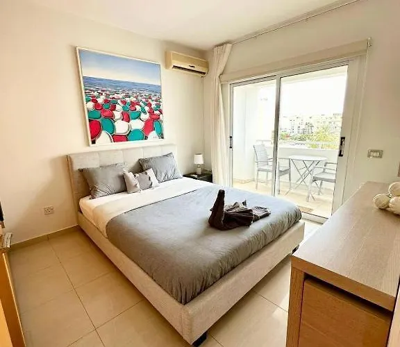 アパート 2br Seaview In Prime Location 1 Min From Sea ラルナカ