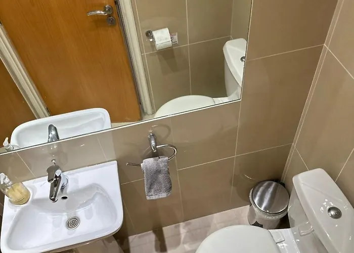 2br Seaview In Prime Location 1 Min From Sea ラルナカ