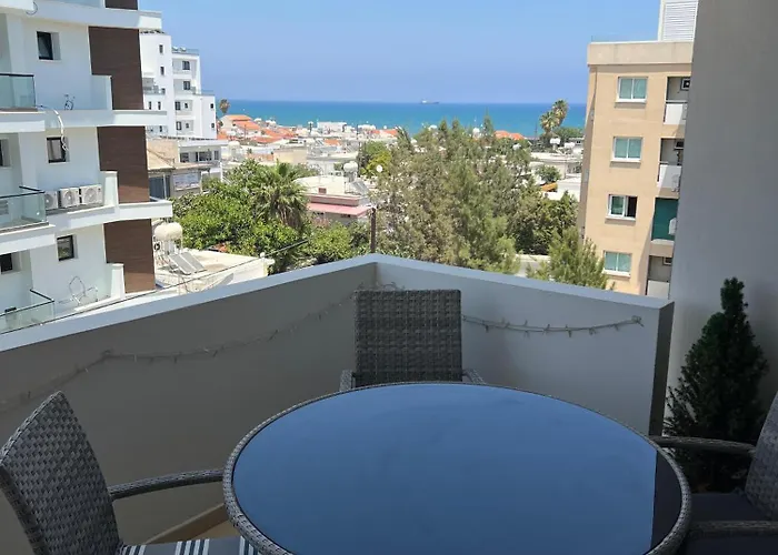2br Seaview In Prime Location 1 Min From Sea アパート