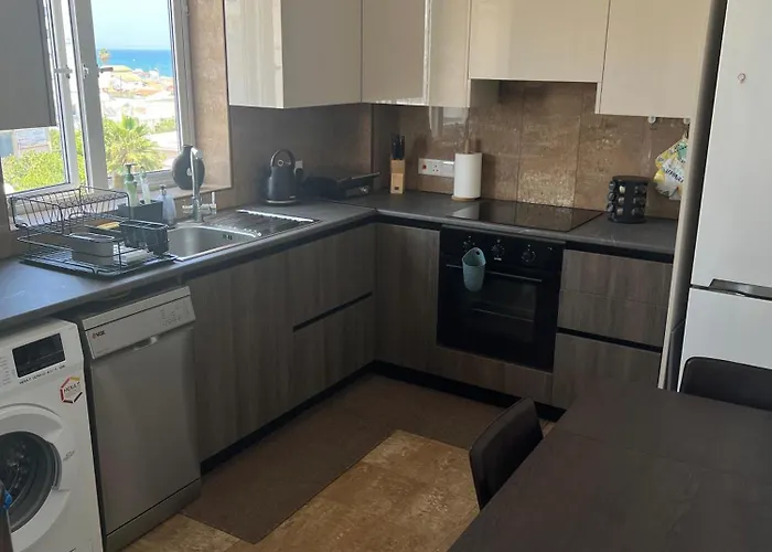 アパート 2br Seaview In Prime Location 1 Min From Sea *